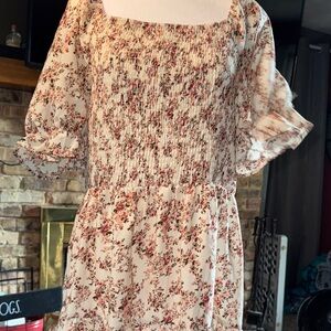 Trendy Boutique Floral Maxi Dress in Cream and Pink